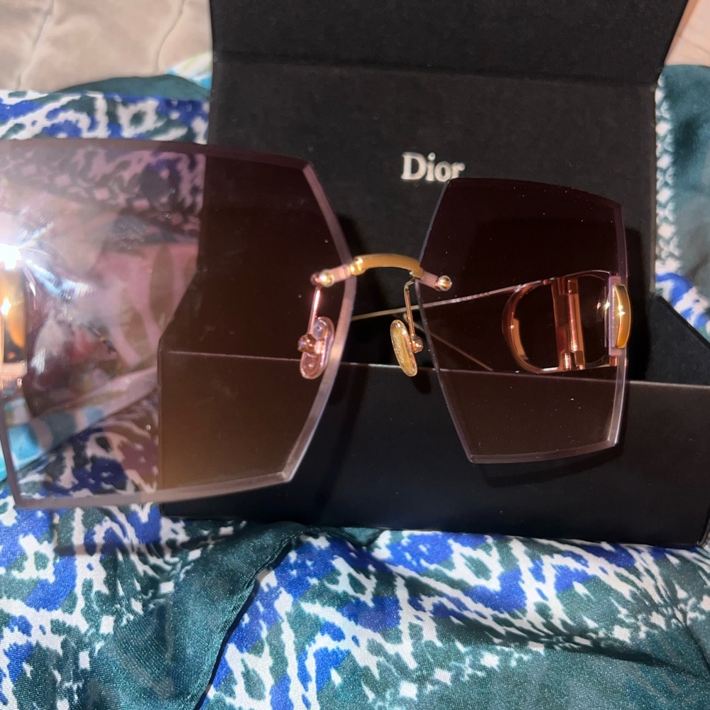 Dior frames are amazing. Brand new without.